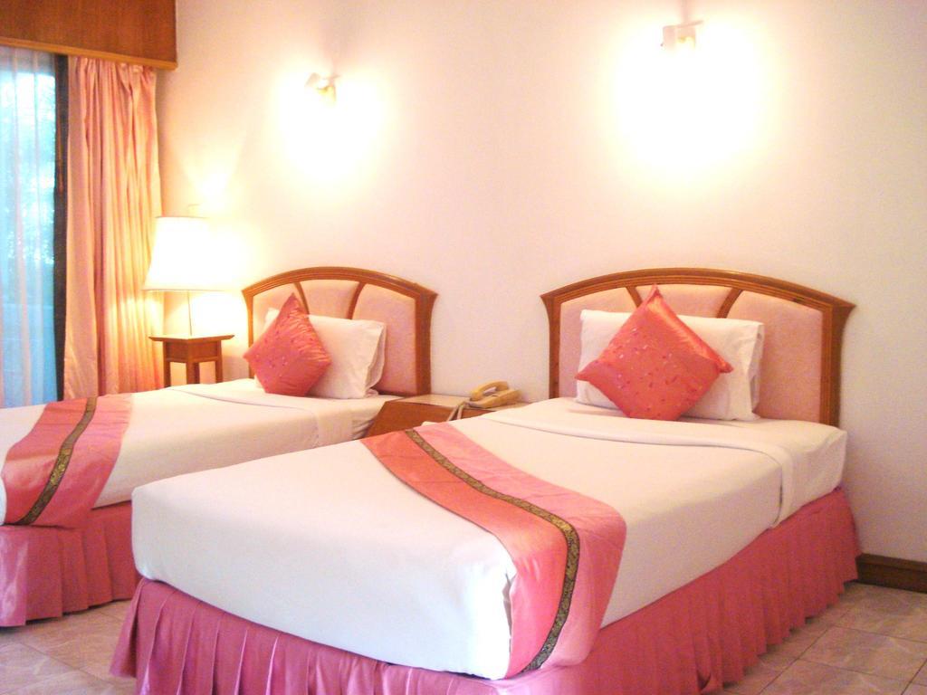 Phuket Golden Sand Inn - Sha Extra Plus Karon Kültér fotó