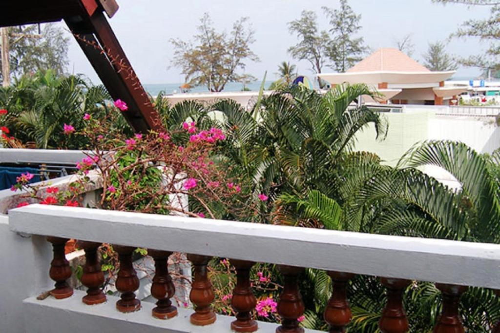 Phuket Golden Sand Inn - Sha Extra Plus Karon Szoba fotó